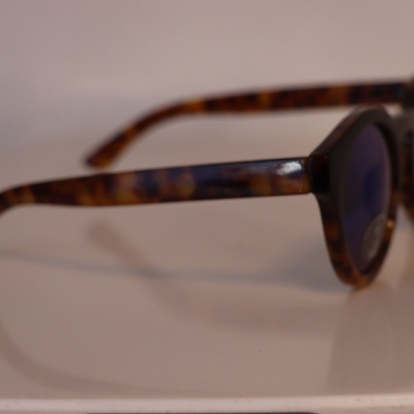Black and brown aldo glasses - Picture 4 of 4